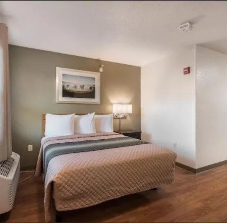 Birch Hill Suites Kansas City - Independence Exterior photo