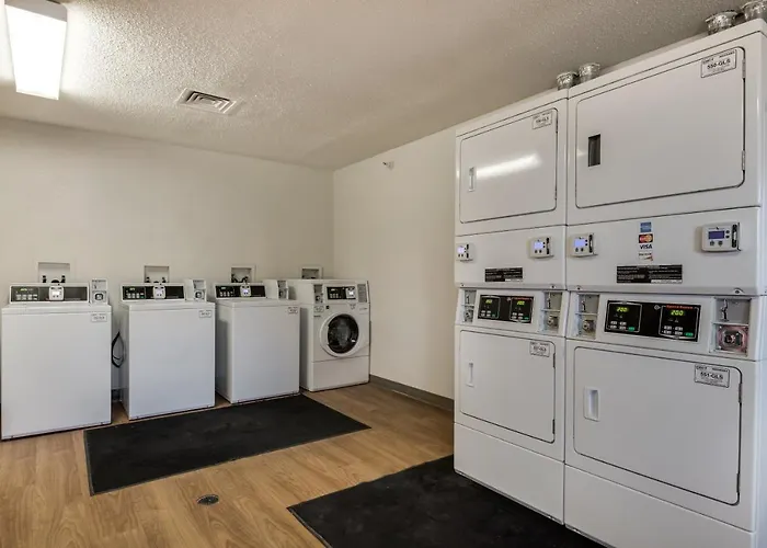 Birch Hill Suites Kansas City - Independence