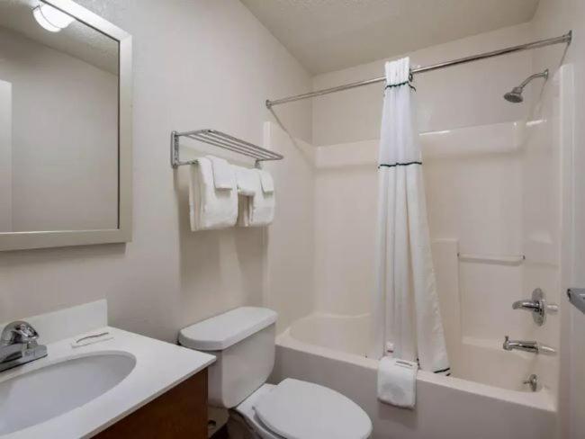Birch Hill Kansas - Motel Independence